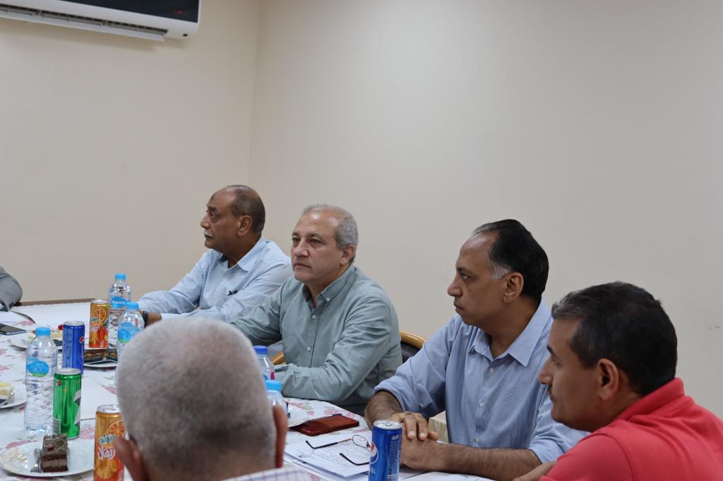 في اجتماع مجلس إدارة داري إقامة جامعة أسيوط بالدقي والقصر العيني: رفع كفاءة البنية التحتية والتجهيزية بالدارين