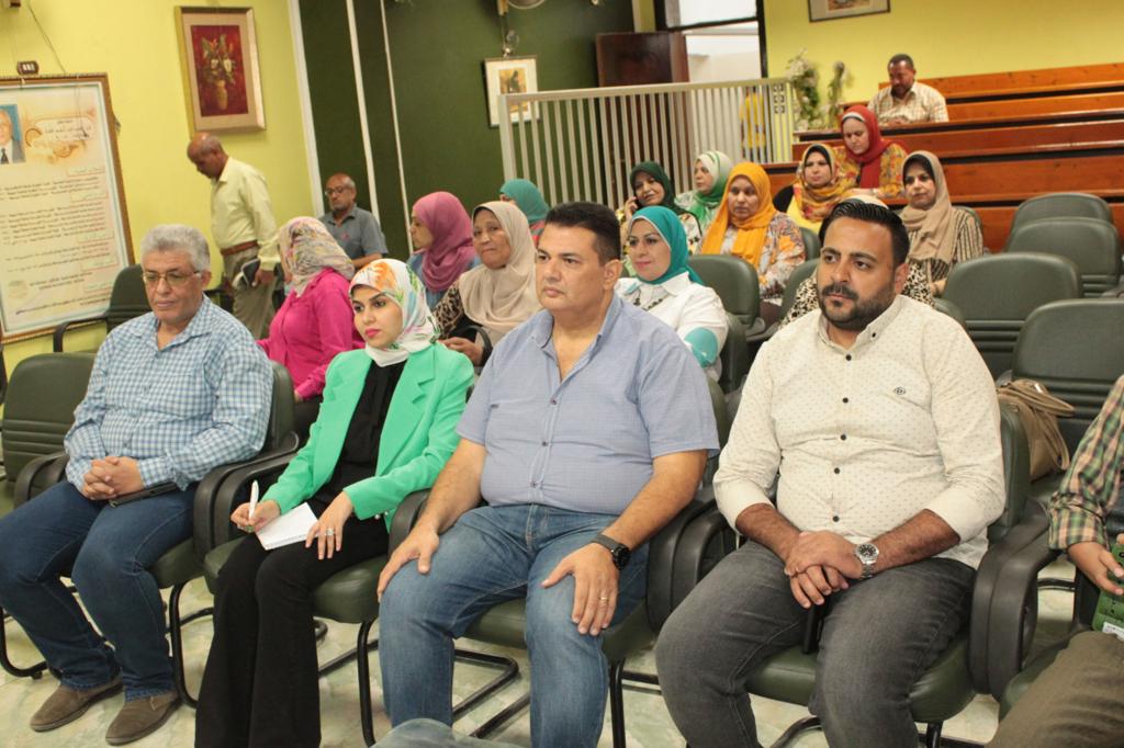 كلية التجارة بأسيوط تنظم ورشة عمل حول التحول الرقمى  للعاملين بإداراتها المختلفة