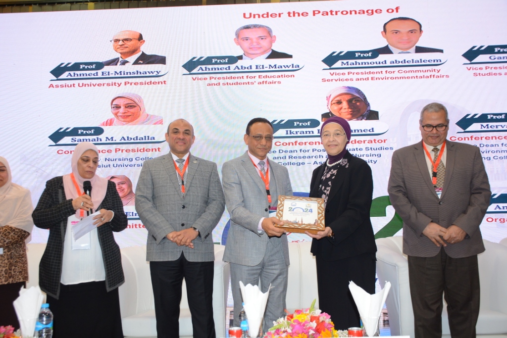 جامعة أسيوط تشهد إنطلاق فعاليات المؤتمر الدولي السادس بعنوان " مستقبل التمريض: المشكلات الصحية التحديات والحلول"