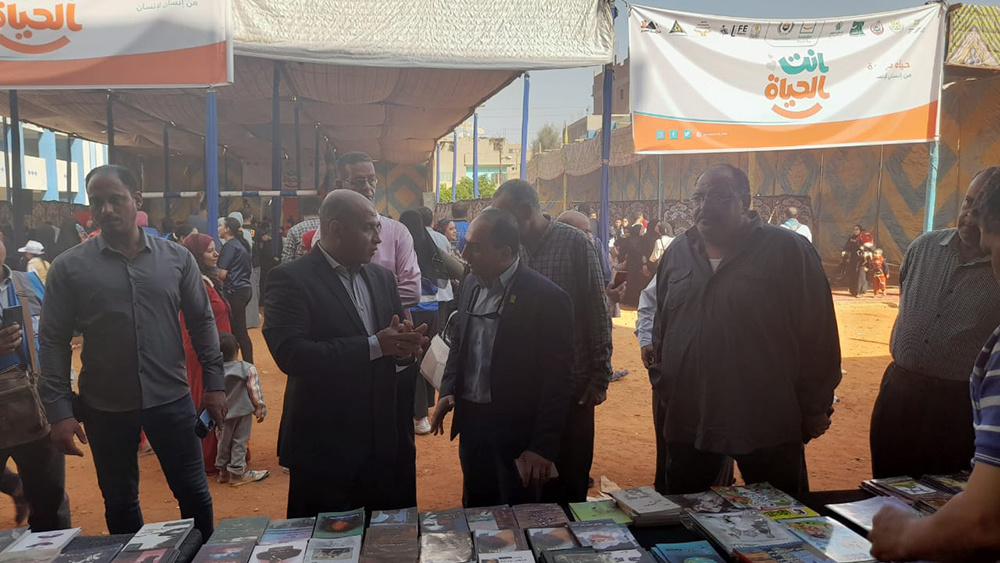 في إطار المبادرة الرئاسية "حياة كريمة" .. أساتذة جامعة أسيوط في مختلف التخصصات يشاركون في قافلة بقرية بني مر مركز الفتح