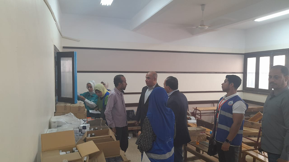 في إطار المبادرة الرئاسية "حياة كريمة" .. أساتذة جامعة أسيوط في مختلف التخصصات يشاركون في قافلة بقرية بني مر مركز الفتح