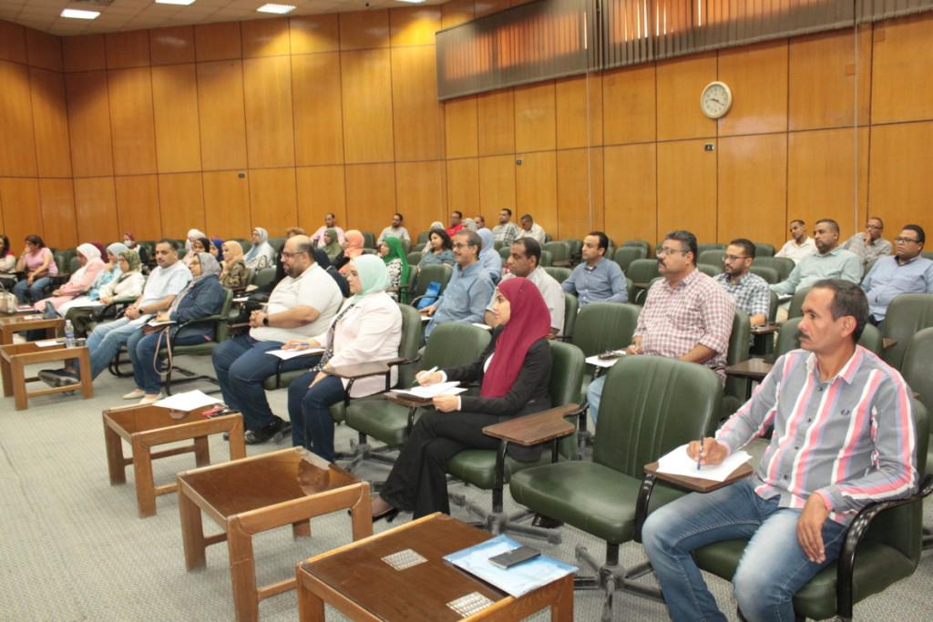 جامعة أسيوط تنظم ورشة عمل حول مهارات إدارة الوقت وضغوط العمل للعاملين بمختلف القطاعات