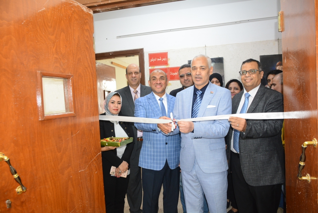 جامعة أسيوط تشهد افتتاح معرضاً فنياً "ارتجال" بكلية الفنون الجميلة