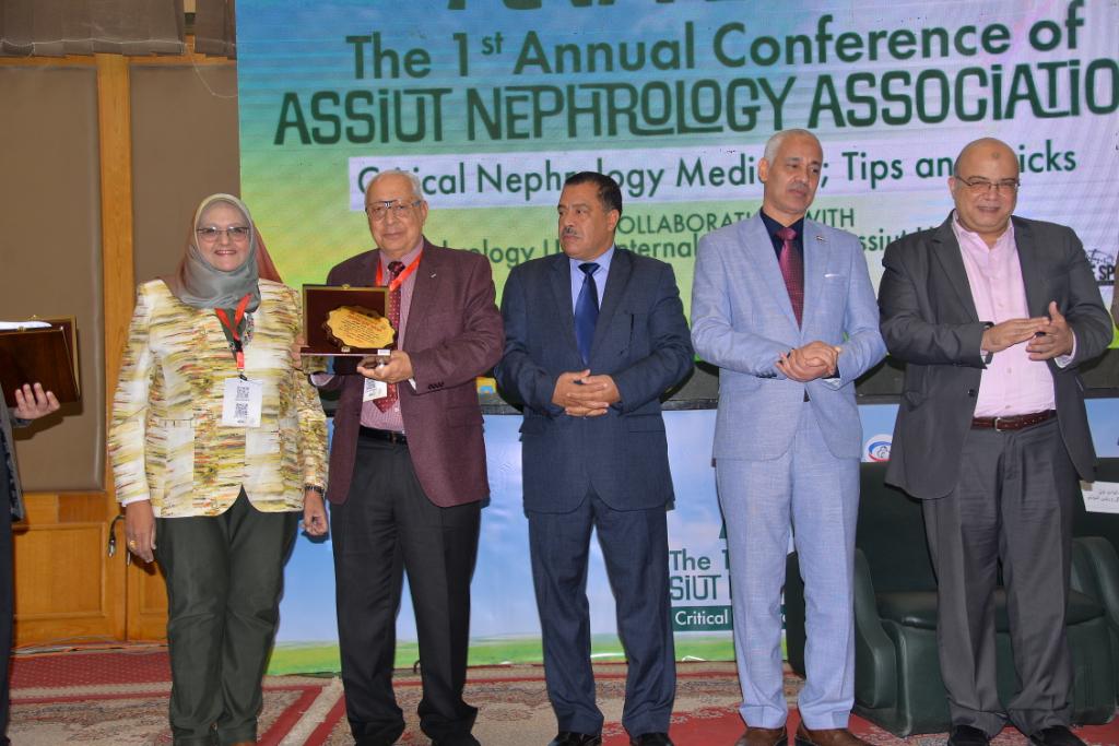 جامعة أسيوط تشهد انعقاد المؤتمر السنوي الأول لرابطة أطباء الكلى بأسيوط حول "أمراض الكلى الحرجة وتأثيرهاعلي أجهزة الجسم"