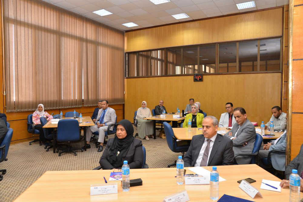 جامعة أسيوط تُطلق أعمال البرنامج التدريبى لتأهيل السادة الأساتذة المتقدمين لشغل منصب عميد كلية