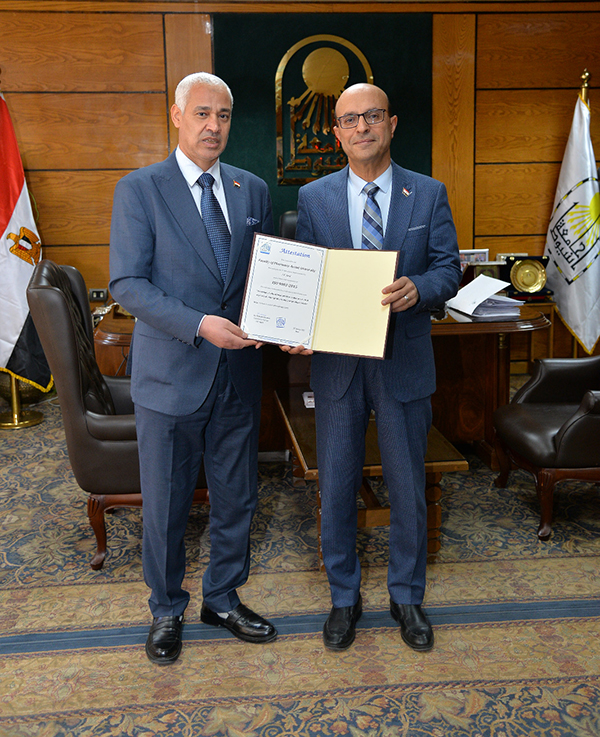 "صيدلة أسيوط" تحصل على تجديد شهادة الأيزو (9001:2015 ISO)