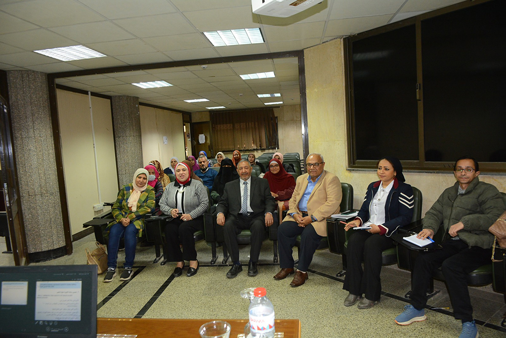 مركز ضمان الجودة والتأهيل للإعتماد يعقد دورة تدريبية عن"مفهوم الجودة في الخدمات الصحية والمستشفيات"
