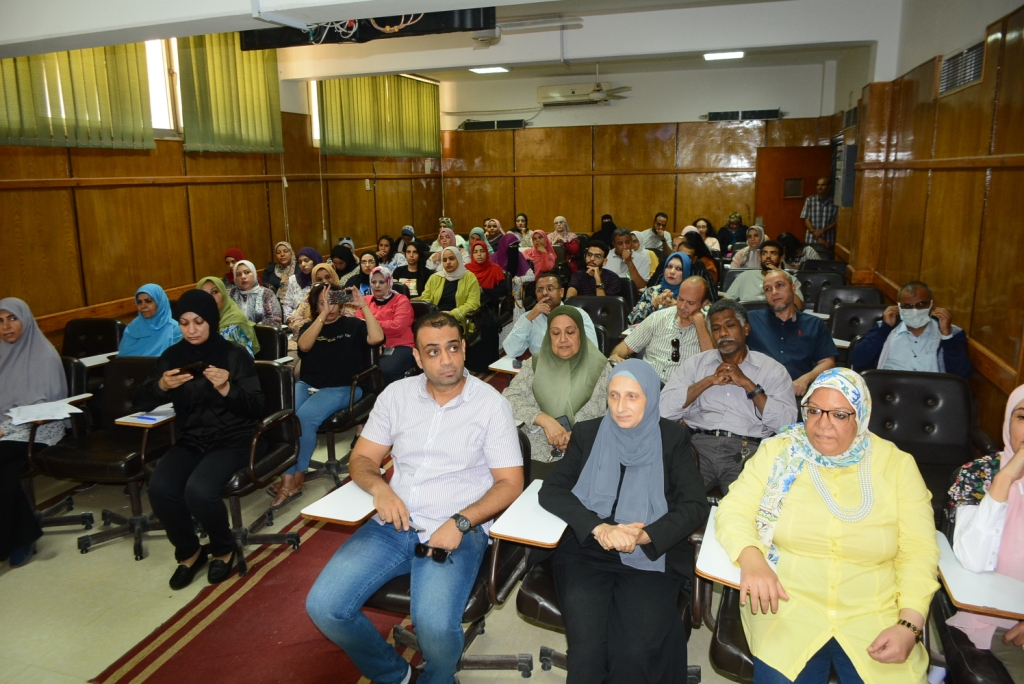 "صيدلة أسيوط" تنظم ندوة تثقيفية بعنوان "راحة بالك ... وقاية وشفاء"