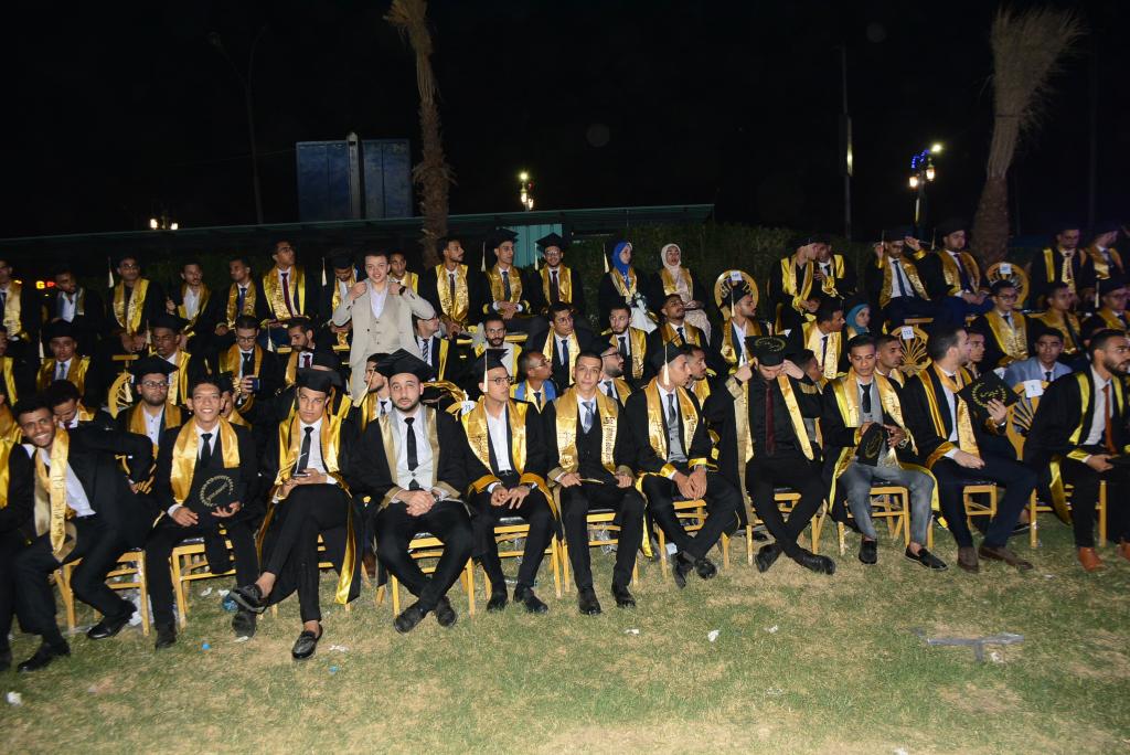 كلية الهندسة بجامعة أسيوط تحتفل بتخريج الدفعة (62)