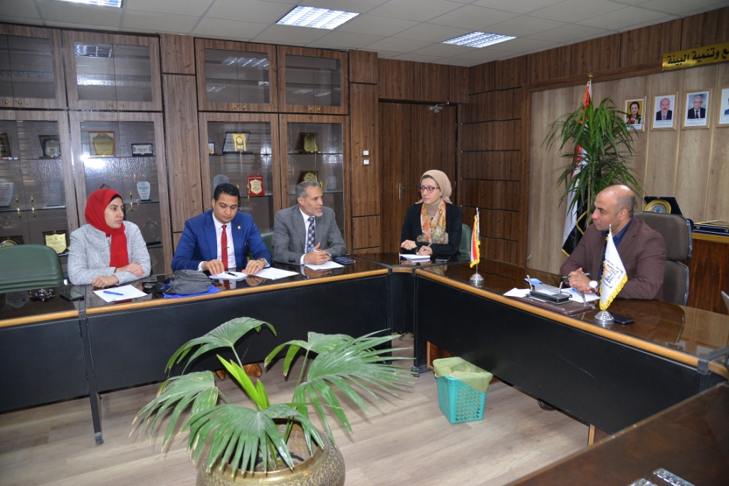 مركز دعم المجتمع المدني بجامعة أسيوط يعقد أولى اجتماعاته لمناقشة محاور وآليات خطته التنفيذية