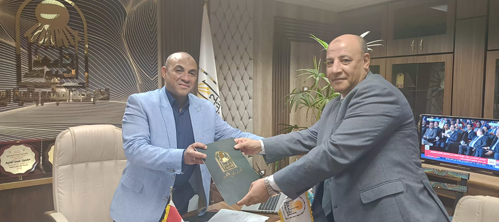 رئيس جامعة أسيوط يصدر قراراً بتشكيل مجلس إدارة مركز " رصد ودراسة المشكلات المجتمعية"  ويٌعين الدكتور "على كمال معبد" مديراً للمركز