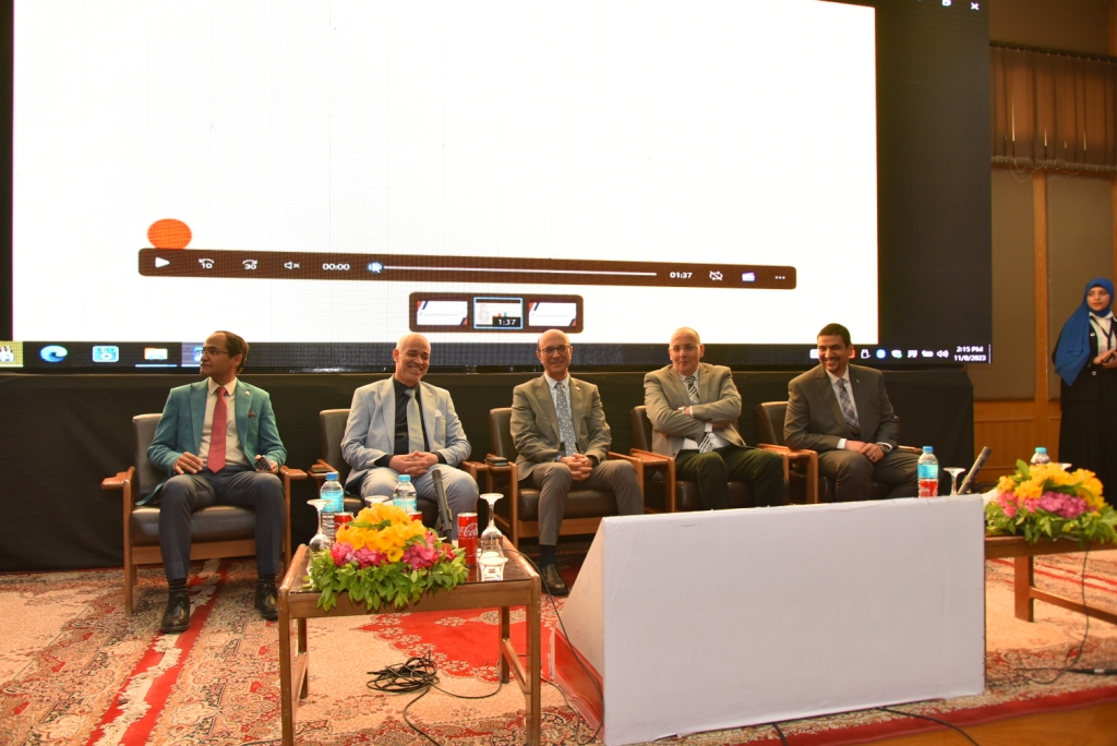 جامعة أسيوط تُطلق وقائع اليوم العلمي الثالث لمكتب التصنيف الأكاديمي الدولي حول"تطوير النشر الدولي في مجال العلوم الإنسانية والاجتماعية والفنون"