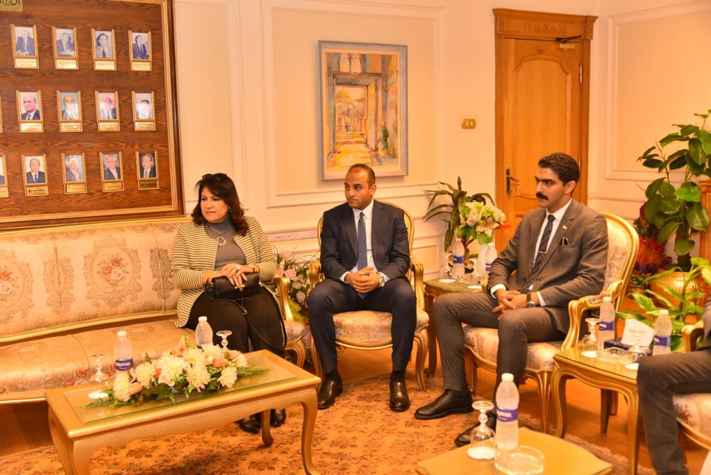 الدكتور المنشاوي يلتقي رئيس هيئة تنمية الصعيد لتعزيز أوجه التعاون المشترك في عدد من المشروعات والمجالات التنموية و الخدمية