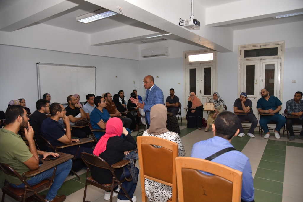 جامعة أسيوط تنظم برنامجاً تدريبياً عن: " أساسيات الرعاية العاجلة أثناء الحمل، والولادة"