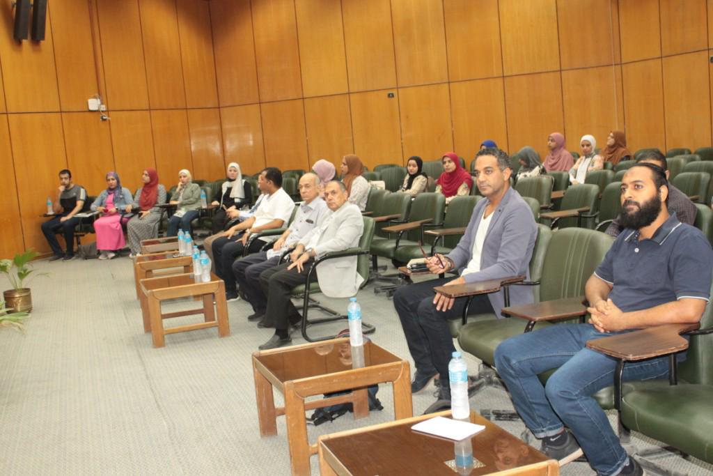 جامعة أسيوط تفتح باب التقدم للمشروعات البحثية وتوفر فرصاً متميزة للتمويل 