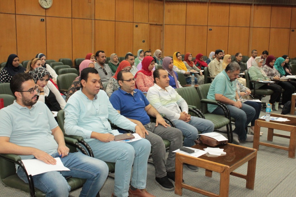 جامعة أسيوط تنظم ورشة عمل حول تنمية مهارات وقدرات الموظفين بشئون أعضاء هيئة التدريس