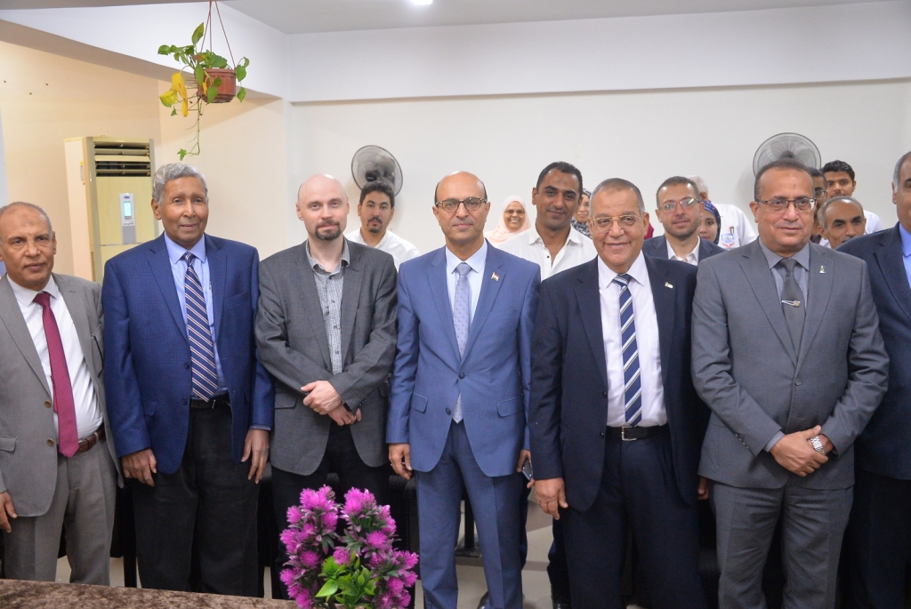 رئيس جامعة أسيوط يفتتح عددًا من الوحدات الطبية الجديدة بمستشفى الأمراض العصبية والنفسية بجامعة أسيوط