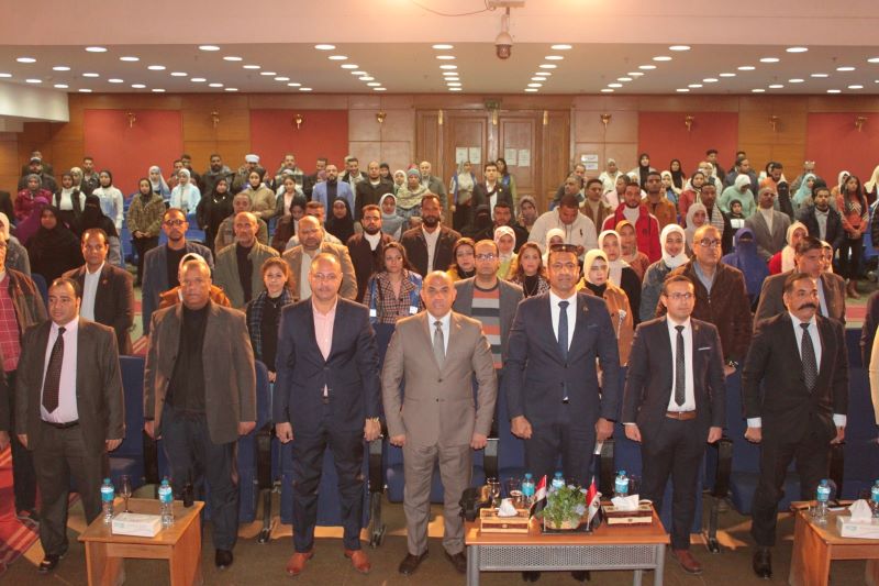 جامعة أسيوط تشارك في إنطلاق فعاليات "إحتفالية متطوعي حياة كريمة بأسيوط" 