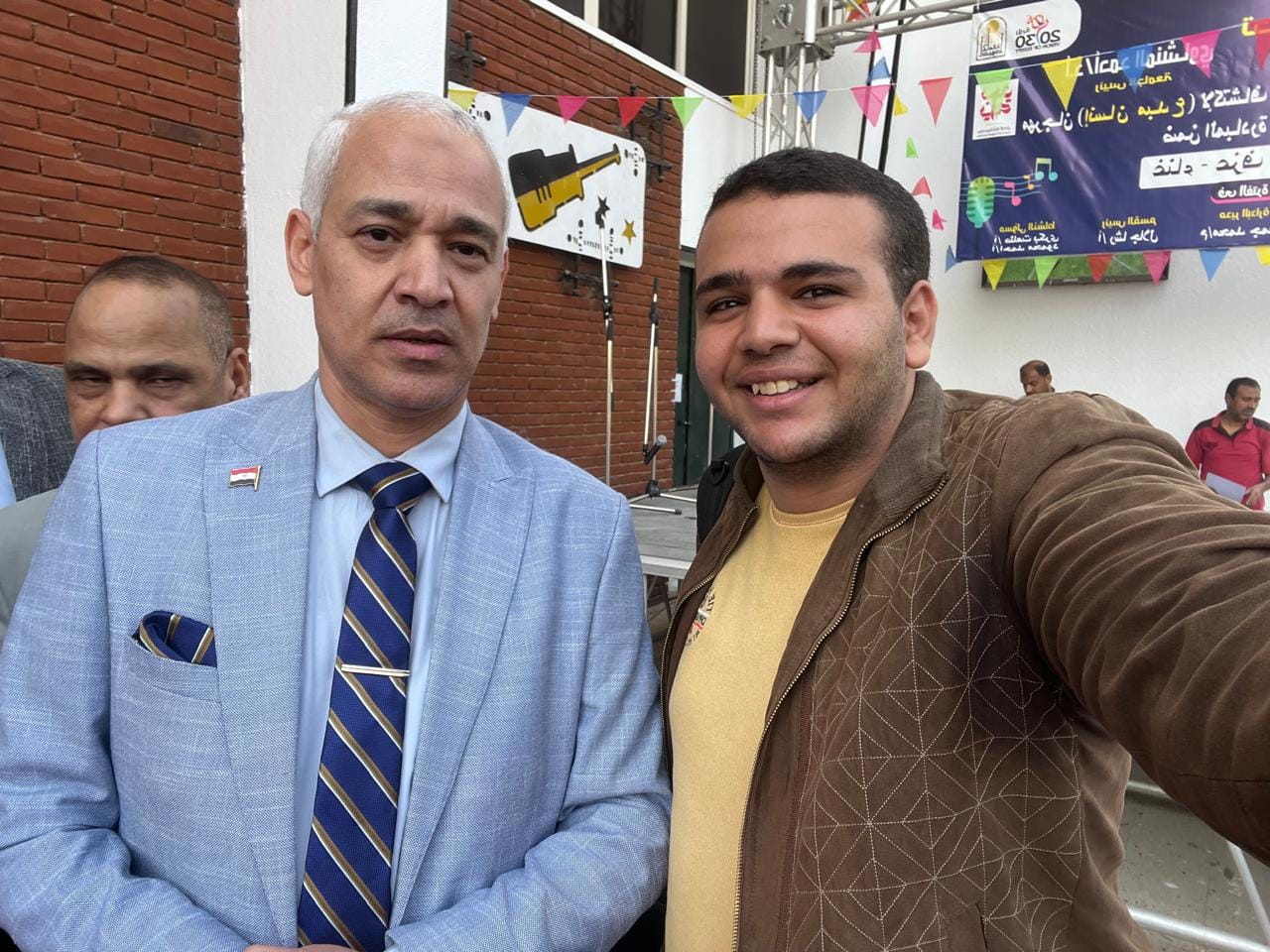 تهنئه للطلاب بمناسبه فوزهم بمراكز فى مسابقه( نحو انسان مبدع )  - رعاية الشباب - كلية الطب 