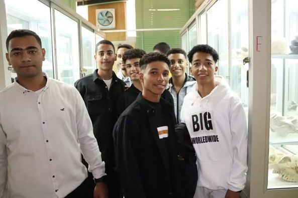 زيارة طلاب مدرسة الشهيد مصطفى حمدون الثانوية بأم القصور لكلية الطب.