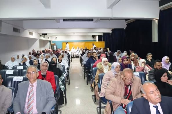 تحت شعار "بلدنا .. أمانة في ايدينا"، انطلقت اليوم فعاليات اليوم البيئي الثالث لكلية الطب حول "الأمراض الفيروسية للجهاز التنفسي .. نظرة علمية ومجتمعية"