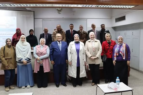 تحت شعار "بلدنا .. أمانة في ايدينا"، انطلقت اليوم فعاليات اليوم البيئي الثالث لكلية الطب حول "الأمراض الفيروسية للجهاز التنفسي .. نظرة علمية ومجتمعية"