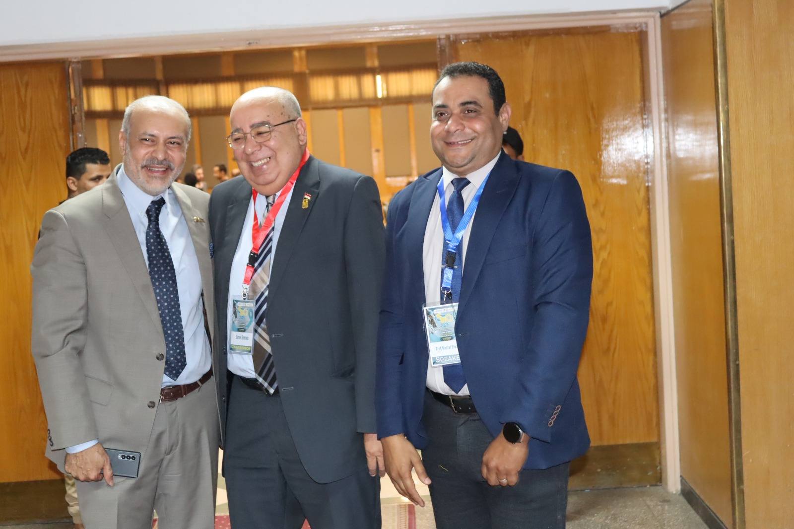 مركز صحة الشباب بكلية الطب يواصل مبادرته في الكشف والتثقيف الصحى لاسرة جامعة اسيوط.