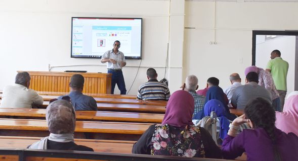 نظم قطاع خدمة المجتمع وتنمية البيئة بالتعاون مع إدارة الأزمات والكوارث ، ندوة بعنوان "التدريب على كيفية إستخدام طفاية الحريق "