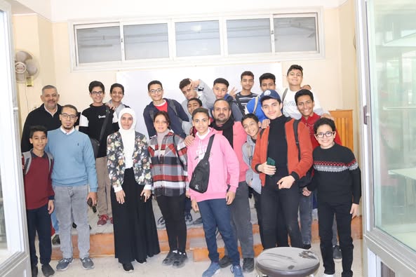 زيارة طلاب مدرسة طه حنفى المليجى الاعدادية بنين بأسيوط لكلية الطب.