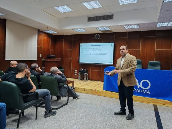 دورة تدريبيه لأطباء التدريب والأخصائيين والمدرسين المساعدين بمستشفى الاصابات والعظام .