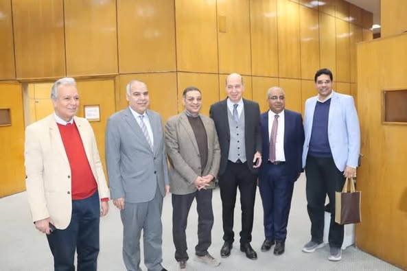 فعاليات ورشة عمل وحدة الجهاز الهضمي والكبد بقسم الأمراض الباطنة تحت عنوان "دروس حركية الجهاز الهضمى بصعيد مصر من الألف إلى الياء"