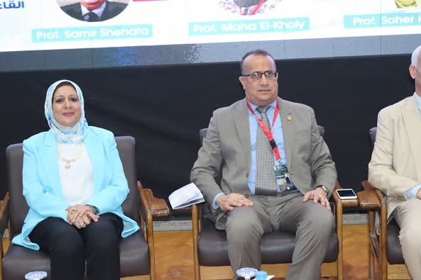 انطلاق فعاليات اليوم الطلابي لكلية الطب بجامعة أسيوط ضمن مؤتمرها السنوي ال٣٥ بعنوان "الذكاء الاصطناعي والعناية الصحية: الفوائد والتحديات"