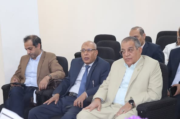 قسم جراحة المخ والأعصاب بجامعة أسيوط  ينظم يوما  علميا حول كيفية تشخيص وعلاج أورام المخ الدبقية