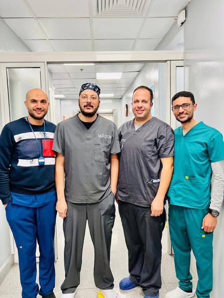 فريق طبي بقسم جراحة التجميل بالمستشفى الرئيسي بجامعة أسيوط ينجح في إجراء جراحة تكميم معدة لطفلة تعاني من سمنة مفرطة بمؤشر كتلة جسم 80 باستخدام تقنية المنظار الجراحي
