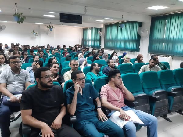 فعاليات محاضرات لأطباء التدريب دفعة ٦٠ بقسم الاطفال بمستشفى الأطفال الجامعي بجامعة أسيوط.