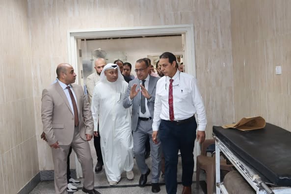 وفد من المكتب الكويتي للمشروعات الخيرية بالقاهرة وجمعية الشيخ عبد الله النوري الخيرية فى زيارة لمستشفى الإصابات والطوارئ بجامعة أسيوط.