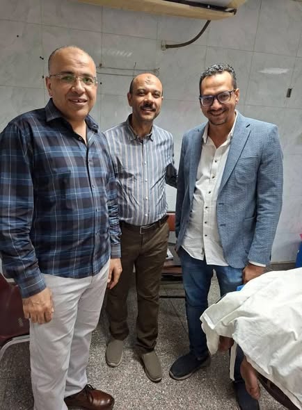 صور تذكارية بقسم التخدير أثناء امتحانات الشفوى للدبلومة المهنية في علاج الألم عن عام ٢٠٢٤/ ٢٠٢٥ بحضور  الاستاذ الدكتور/ هالة عبدالغفار - رئيس قسم التخدير  الاستاذ الدكتور/ عبد الرحيم العوامى- استاذ التخدير وعلاج الألم ومنسق الدبلومة. الاستاذ الدكتور  ايمن ممدوح/  رئيس وحدة علاج الالم مع أعضاء هيئة التدريس والهيئة المعاونة والمشاركين في الدبلومة المهنية لعلاج الألم