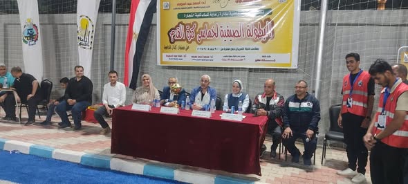 فريق كرة القدم الخماسي بكلية الطب يحصل على المركز الثاني في الدورة التي اقامتها كلية التجارة.