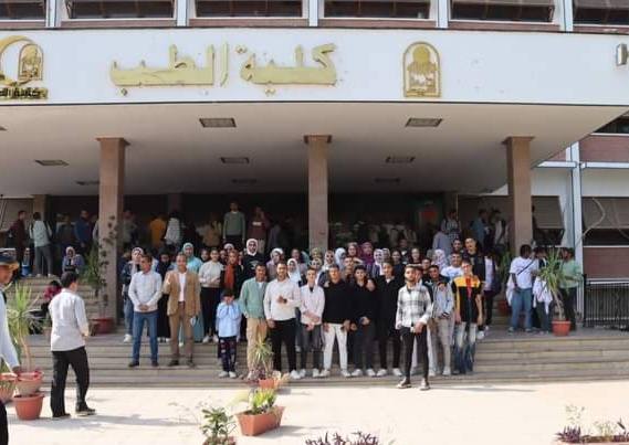 Students from the Martyr Mustafa Hamdoun Secondary School in Umm Al-Qusour visited the College of Medicine.