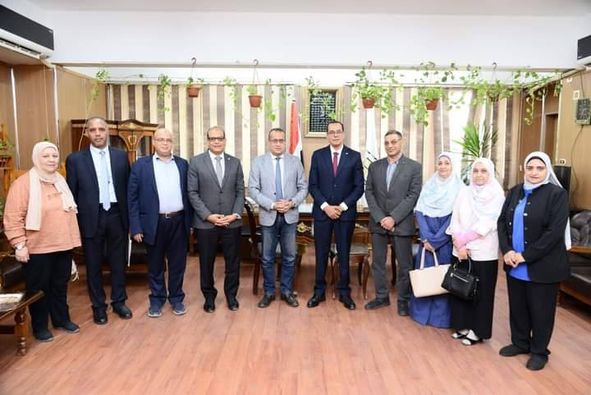 Prof. Dr. Alaa Attia, Dean of the Faculty of Medicine and Chairman of the Board of Directors of University Hospitals, received in his office Prof. Dr. Nader Attia, Dean of the Faculty of Medicine, Suez Canal University, Ismailia