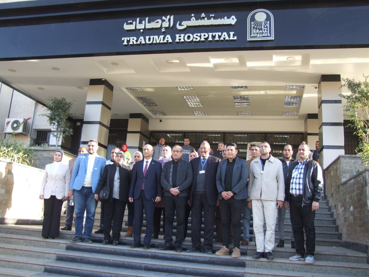 The University President visits the Trauma and Emergency Hospital in preparation for the trauma unit's move to the hospital.