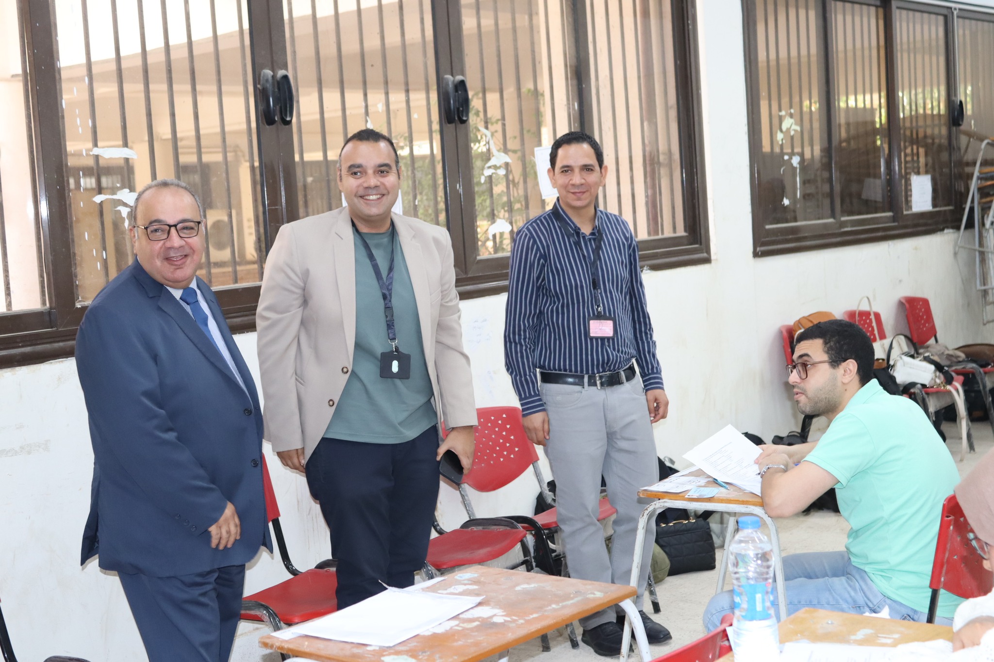 Professor Dr. Mohamed Abdelbaset Khalaf, Vice Dean of the College for Graduate Studies and Research, inspects the doctors during their performance of the Master's exam, Part One, October 2025 session (approved points system).