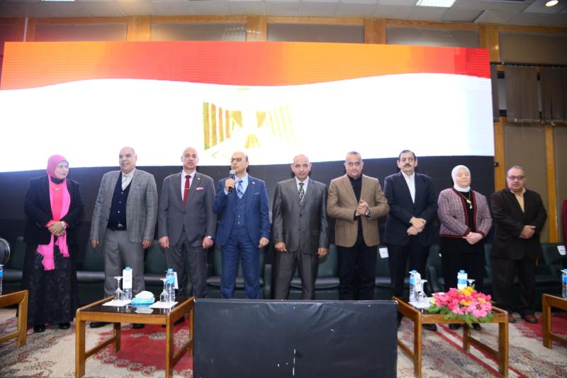 The Faculty of Medicine at Assiut University organizes a scientific day on how to choose a specialty for doctors of batch (59)