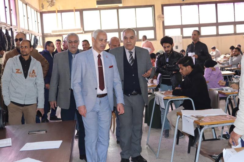 Professor Dr. Mohamed Abdel Rahman, Vice Dean of the Faculty of Medicine for Education and Student Affairs at Assiut University, inspects the first-year examination committees at the college.