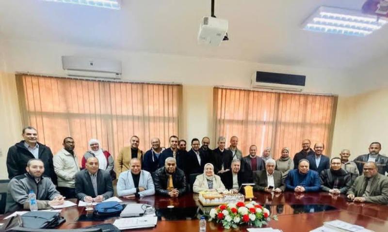 The Department of Cardiology and Vascular Medicine Council honors Dr. Amr Youssef in recognition of his efforts and contributions during his tenure as Head of the Department.