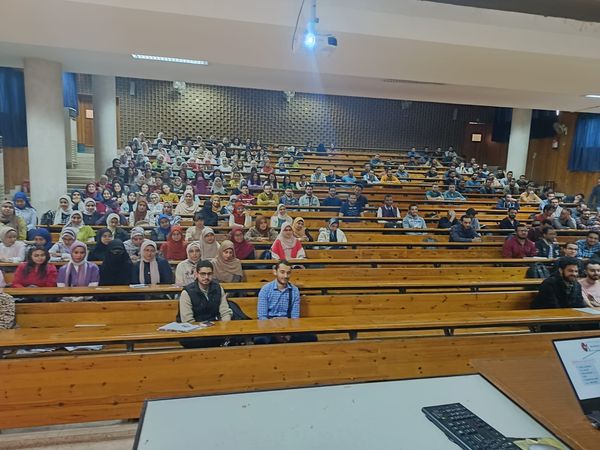 The first workshop for training doctors, batch 58, system (6+1), under the title “Arterial blood gas.”