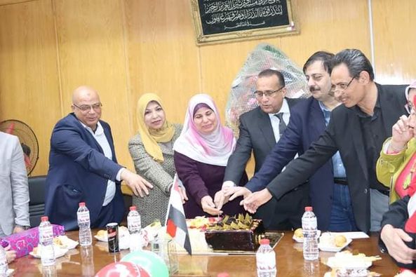 Congratulating an employee on reaching retirement age