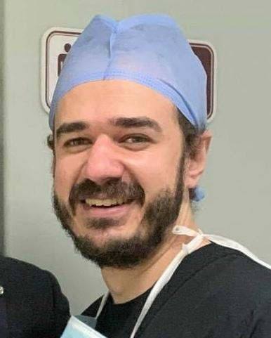 A medical team at the trauma hospital succeeded in saving the life of a young man who had been shot in the right side of the chest and had suffered a cardiac arrest.