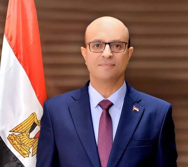 Ending the waiting lists for joint replacement surgeries at Assiut University's Trauma and Emergency Hospital, with the participation of the "Loyalty to Egypt" Foundation.