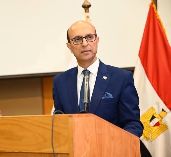 A medical team from the Department of General Surgery at Assiut University successfully removed a malignant tumor from the esophagus of a patient from the Gaza Strip.